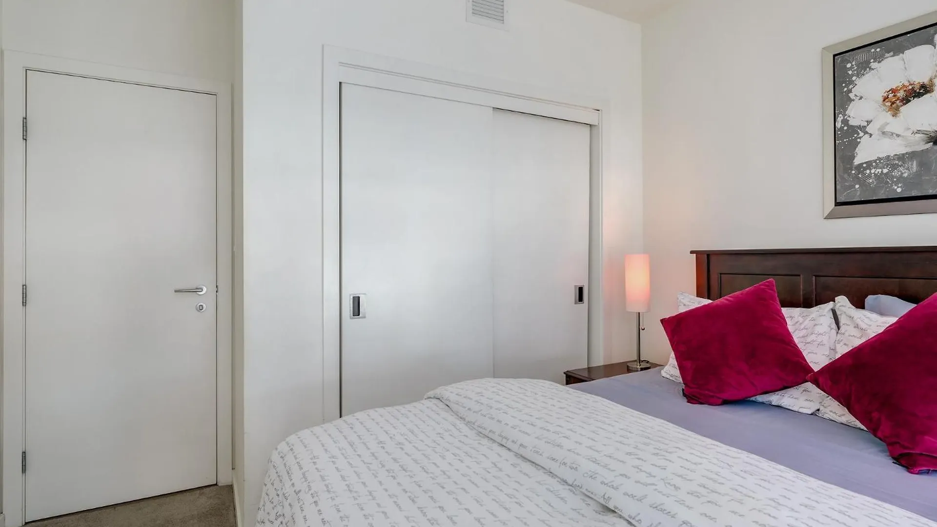 Holiday home Spacious Splendour Victoria Canada